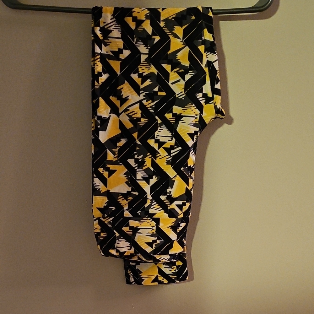 LuLaRoe Black and Yellow Patterned Leggings